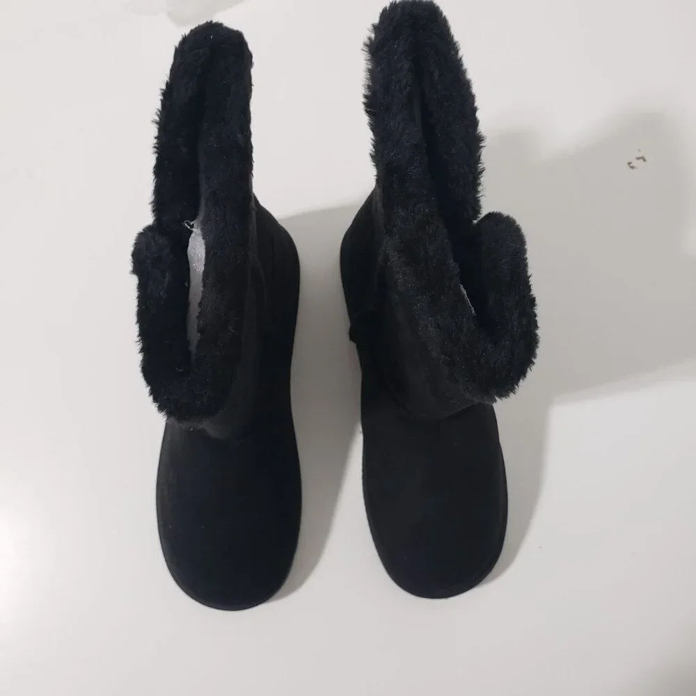 New Fabkids‎ Tulip Hem Fuzzy Boot in Black Size 5